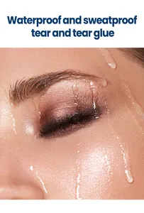Wasserfestes Peel-Off Augenbrauengel im Detail mit bronze Lidschatten