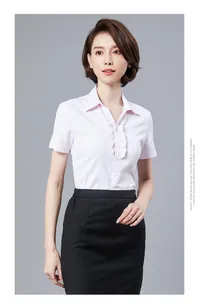 Elegante roze ruches blouse met korte mouwen voor professionele kantoorkleding