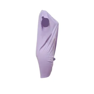 Seitenansicht eines einfarbigen lila Kurzarm-V-Ausschnitt-Bodycon-Minikleids für Damen.
