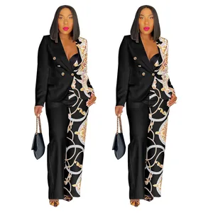 Ensemble blazer deux pièces élégant pour femme avec imprimé baroque doré et col châle.