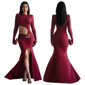 Elegantes weinrotes Langarm-Meerjungfrau-Abendkleid mit Taillenausschnitt und Schlitz