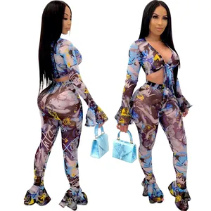 Set due pezzi sexy in mesh con stampa graffiti, top a V e pantaloni a zampa