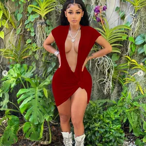 Sexueller tiefer V-Ausschnitt einfarbiges rotes Minikleid mit stilvollem Frontknoten-Detail