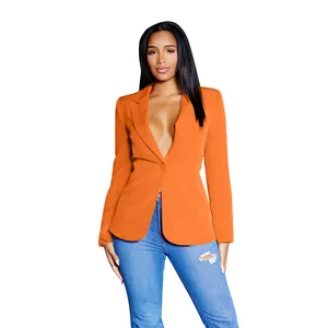 Gedetailleerd overzicht van een levendige oranje sexy blazer met V-hals voor dames