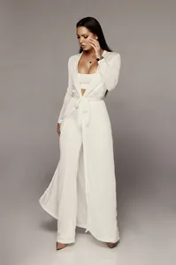 Ensemble 3 pièces élégant en maille blanche avec cardigan long et pantalon large femme.