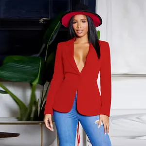 Elegante sexy rode blazer met diepe V-hals en slanke pasvorm voor dames in detail