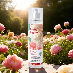 Langanhaltendes Pretty Peony Blumenduftspray 150ml in einer sonnigen Gartenumgebung