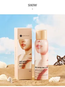Flacone e confezione spray REMIX MUSIC idol white tan 150ml su uno sfondo di spiaggia