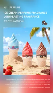 Vista dettagliata di tre flaconi di profumo a forma di cono gelato su una spiaggia tropicale.