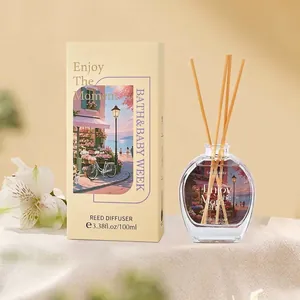 Διαχύτης αρώματος 100ml με αιθέρια έλαια και στικ σε διακοσμητική συσκευασία δώρου.