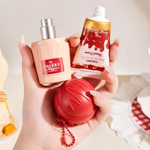 Süßes Kirsch-Parfüm und feuchtigkeitsspendende Handcreme im Eis-Design Geschenkset für Damen