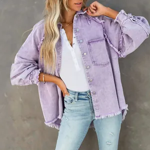 Giacca di jeans lavata viola chiaro oversize con bordi sfrangiati per le donne
