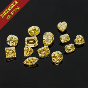 Pierres de moissanite jaune citron de haute qualité avec diverses coupes sur noir