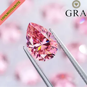Detalle macro de moissanita rosa talla pera con logo de certificación GRA oficial