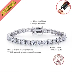 Vue détaillée d'un bracelet de tennis en moissanite 5mm couleur D VVS1 en argent sterling 925