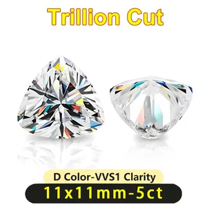 Detailopname van 5ct Trillion geslepen Moissanite steen kleur D en VVS1 zuiverheid
