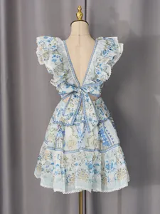 Robe courte fleurie vintage élégante avec manches volantées et nœud papillon au dos en V