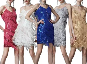 Vue détaillée des robes à franges et paillettes col en V en plusieurs couleurs