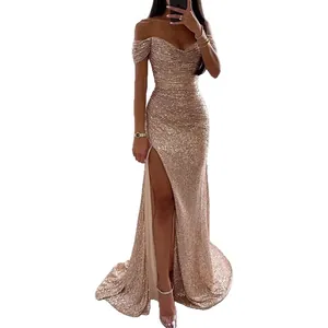 Elegantes schulterfreies Pailletten-Abendkleid in Roségold mit hohem Schlitz für Partys