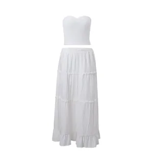 Ensemble deux pièces blanc style français avec haut bandeau et jupe longue à volants
