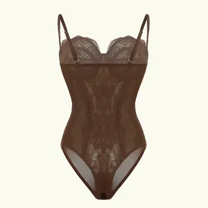 Body sexy marron en dentelle et mesh avec baleines de maintien et bretelles réglables