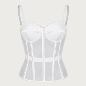 Corsetto in rete bianca con stecche di pesce, spalline regolabili e design bustier.
