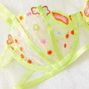 Soutien-gorge en maille vert néon avec broderie florale vibrante et dentelle détaillée