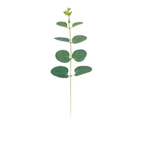 Vue détaillée d'une tige de feuille d'eucalyptus artificielle avec texture verte réaliste