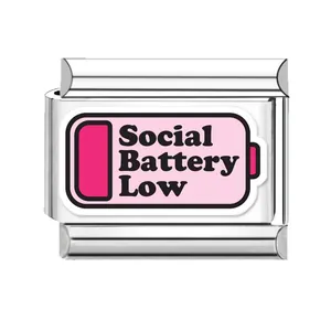 Roestvrijstalen Italian Charm link met Social Battery Low roze emaille voor DIY armband