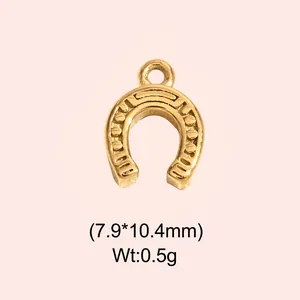 Detailed view of a mini horseshoe-shaped gold stainless steel DIY pendant accessory.