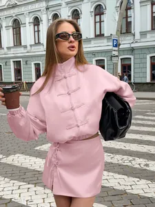 Elegantes rosa zweiteiliges Set im China-Stil mit Posamentenverschlüssen und Minirock