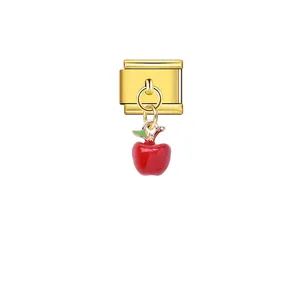 Charm para pulsera modular italiana con un lindo colgante de manzana roja en oro