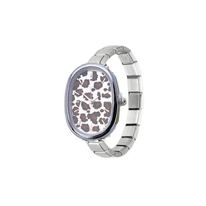 Detaillierte Ansicht der silbernen Leoparden-Quarzuhr mit modularem Edelstahlband