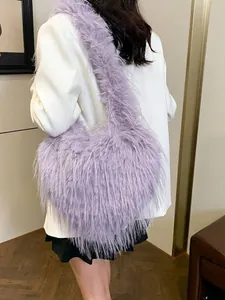 Women Y2K Heart Shaped Plush Shoulder Bag Faux Fur Tassel Punk Style Large Capacity Crossbody Bag For Autumn Winter