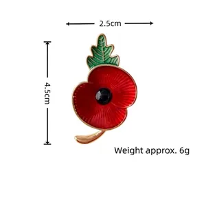 Détail d'une broche en émail coquelicot rouge avec dimensions 4,5x2,5 cm indiquées