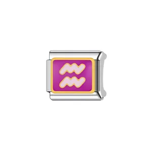 Dettaglio del charm zodiaco Acquario per bracciali modulari italiani