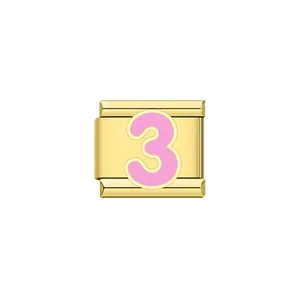 Modulo ciondolo italiano dorato per bracciale fai-da-te con numero 3 in smalto rosa