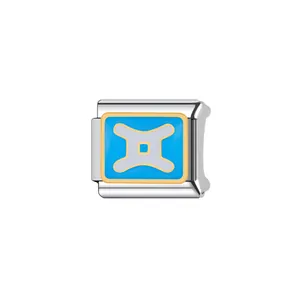 Primo piano del modulo Gemini in smalto blu per bracciale componibile stile italiano