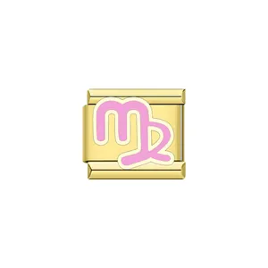 Dettaglio del modulo charm italiano da 9mm in oro con simbolo dello zodiaco della Vergine rosa