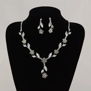 Collana Orecchini Sposa in Strass Marquise a Fiori Lega Matrimonio Nuziale Ballo Gioielli Accessori per Donna Regalo