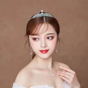 Diadème de mariée de luxe avec détails en zircone étincelants pour coiffure nupciale