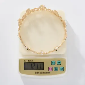 Corona da sposa barocca vintage con perle e strass che pesa 121,1 grammi