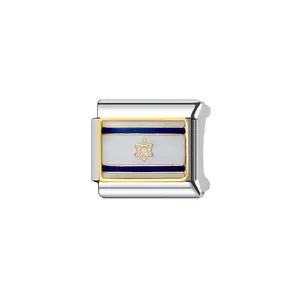 Vista macro de cerca del charm modular para pulsera italiana con bandera de Israel
