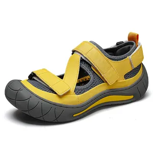 Sandale de randonnée jaune robuste pour homme avec bout fermé et sangles réglables