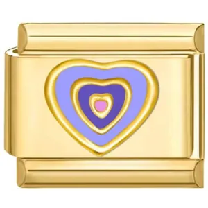 Detailopname van een gouden roestvrijstalen modulaire schakel met een emaille hart.