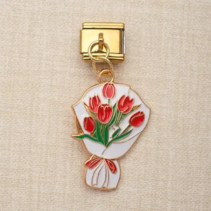 Goldener italienischer Modul-Charm mit rotem Tulpenstrauß-Anhänger für Armbänder