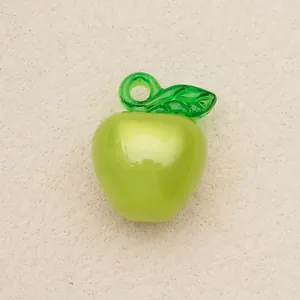 Hochwertiger lichtdurchlässiger grüner Apfelanhänger aus Acryl für DIY-Schmuckdesigns