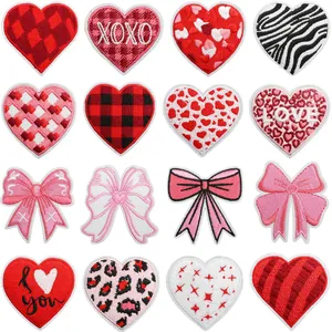 Sammlung von 16 Herz- und Schleifen-Stickpatches in Rot und Pink zum Valentinstag