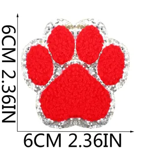 Écusson patte en chenille rouge avec bordure argentée pailletée, 6x6 cm broderie