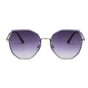Gafas de sol oversize sin montura con lentes degradadas moradas para mujer